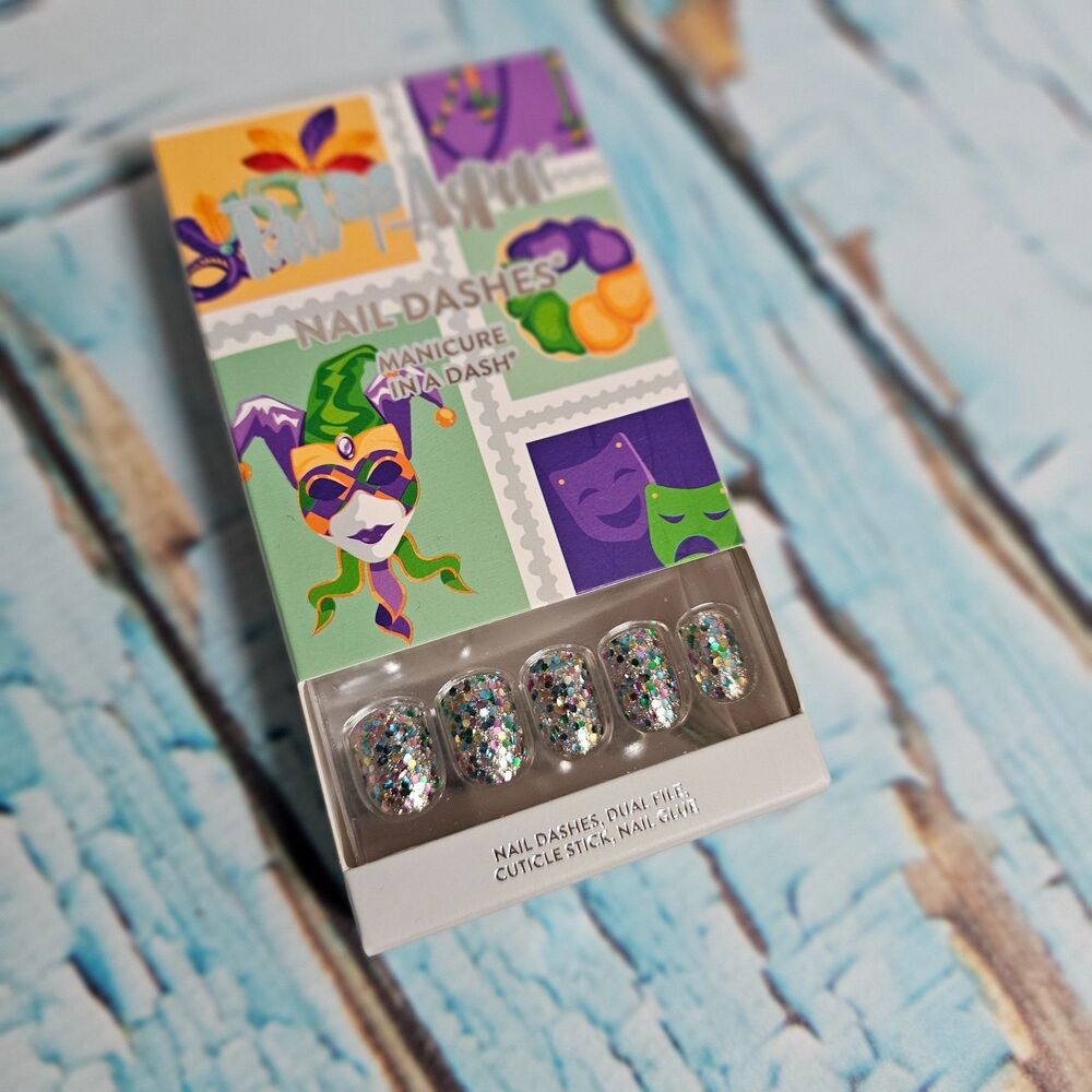Red Aspen Nail Dashes Groovin’ at Mardi Gras Manon Short Square Glitter Pres NEW - Picture 3 of 4